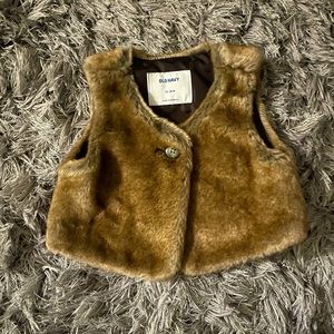 Girls Faux Fur Vest Size 12-18 months